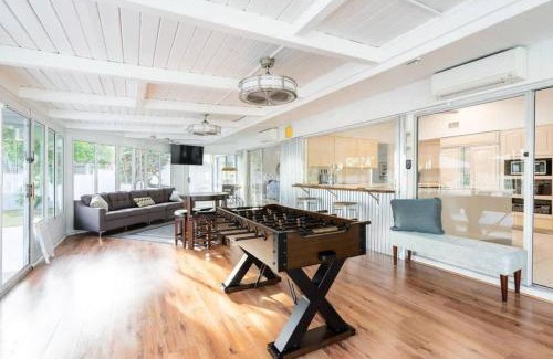 Ingleside Club House | Sanctuary on the Greens - 3-Villa Retreat with Pool