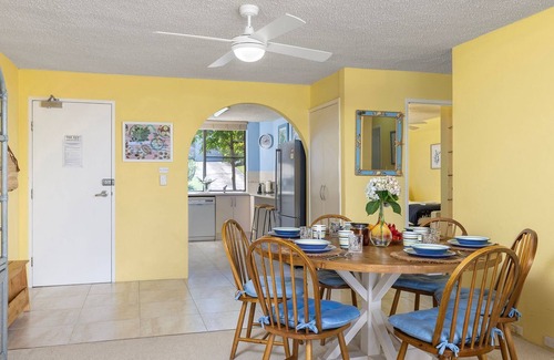 North Coast Apartment | Sand and Sea – walk to the beach, swimming pool and tennis court