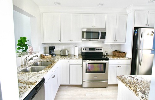Hutchinson Island South Condo | Sand Dollar Shores 7th Floor Oceanfront Condo