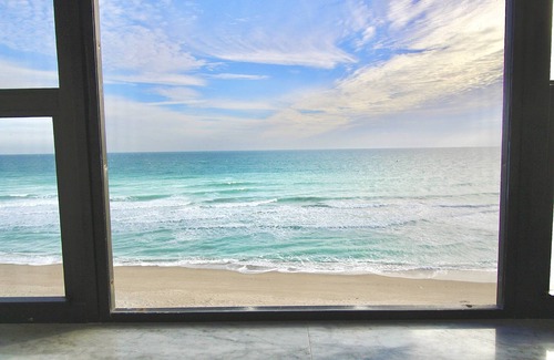 Hutchinson Island South Condo | Sand Dollar Shores 7th Floor Oceanfront Condo