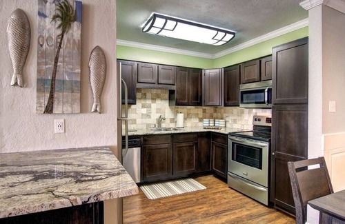 Port Aransas Condo | Sand In Your Toes | Boardwalk + Shared Pool & Hot Tub!