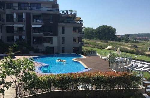 Dyuni Apartment | Sand Lillies Sunny Relax
