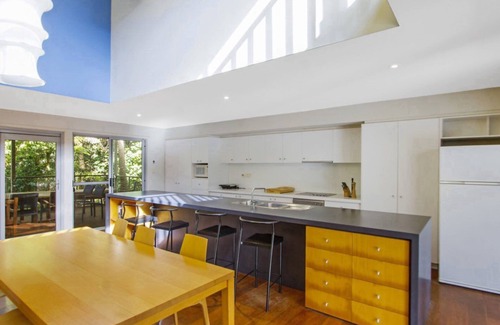 Pearl Beach House | Sand & Sea - Pearl Beach with pool