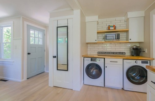 East Sandwich House | Sand, Sun & Serenity at Wavy Daze!