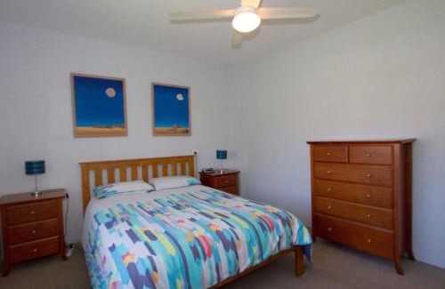 Tuncurry House | Sandcastle 7 with WiFi