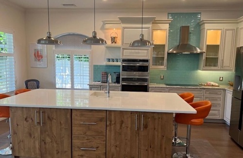Lake Park House | Sandcastle house, Bright and cheery near Olde Naples and beach 3/2 with pool