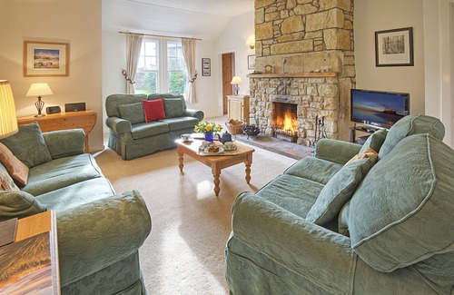 Bamburgh House | Sandham - Close to Bamburgh's sandy beach sleeps 6