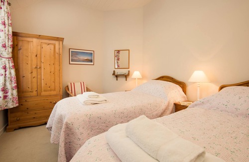 Bamburgh House | Sandham - Close to Bamburgh's sandy beach sleeps 6