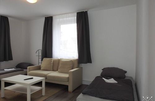 Hemelingen Apartment | Sandhofstr.3a EG Links