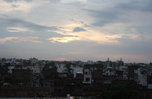 Varanasi House | Sandhya Guest House Varanasi Near Ganga River