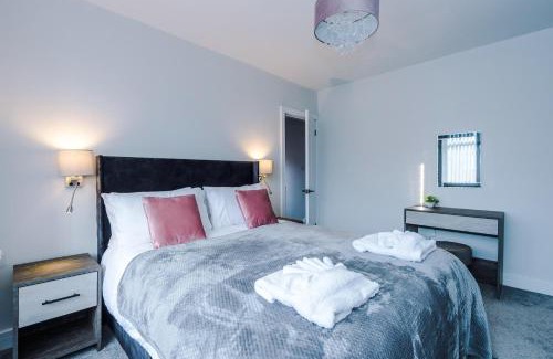 Trafford House | Sandileigh House by YourStays - Luxurious 3 Bedroom House in Altrincham