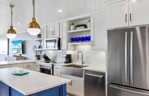 Port Aransas Condo | Sandpiper Condominiums 201, Panoramic Gulf Views w/direct access to Mustang Island/Port A beaches.