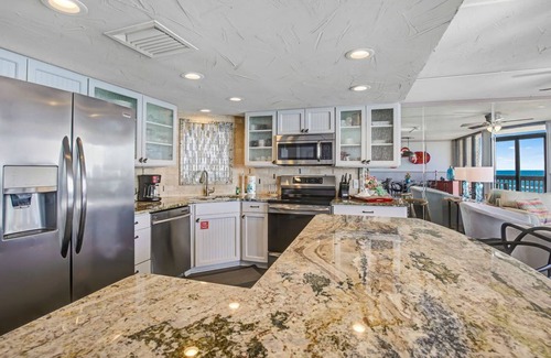 Port Aransas Condo | Sandpiper Condominiums 907, Panoramic Gulf Views w/direct access to Mustang Island/Port A beaches.