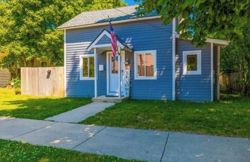 Sandpoint House | Sandpoint Retreat Sleeps 8 w/Hottub and Bikes