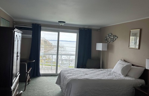 Woods Hole Hotel | Sands of Time Motor Inn & Harbor House