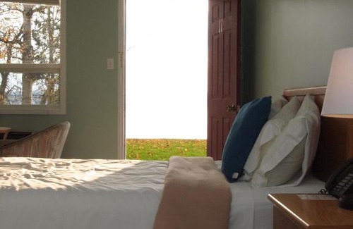 Golden Lake Resort | Sands on Golden Lake