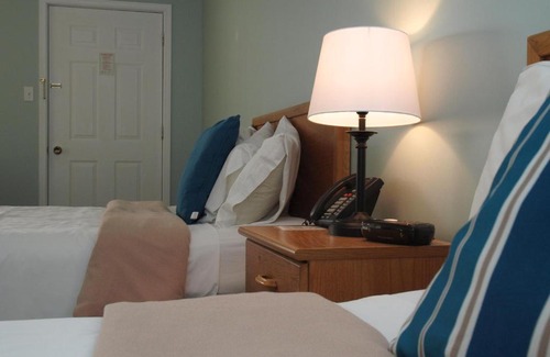 Golden Lake Resort | Sands on Golden Lake