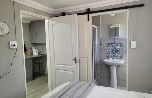 Ladybrand House | Sandstone Escape Guesthouse