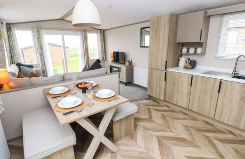 Hasguard Cross Cottage | SANDY BAY, pet friendly, with a garden in Little Haven