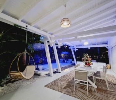 L'Autre-Bord House | Sandy Bay Villa Opale
