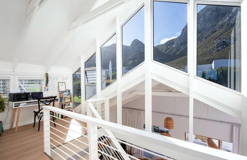 Voelklip House | Sandy Beach House - pool, sea and mountain views