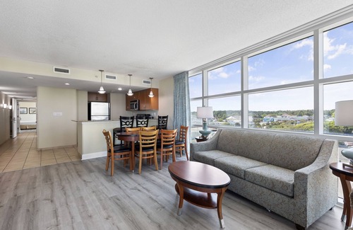 Downtown Myrtle Beach Hotel | Sandy Beach Oceanfront Resort