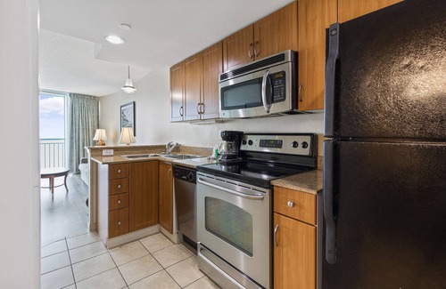 Downtown Myrtle Beach Hotel | Sandy Beach Oceanfront Resort