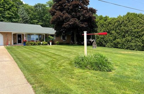 Traverse City House | Sandy Beach on West Grand Traverse Bay, Dog ok. Fire pit, kayaks. AC