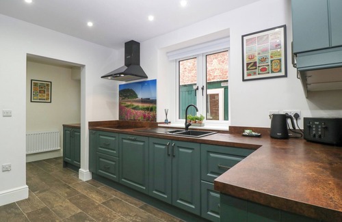 Minehead Cottage | SANDY BOTTOM, family friendly, country holiday cottage in Minehead