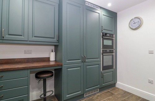 Minehead Cottage | SANDY BOTTOM, family friendly, country holiday cottage in Minehead