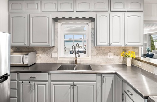 Markesan House | Sandy bottom, great for kids