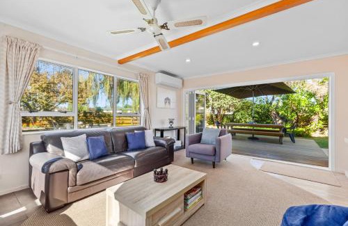 Papamoa Beach House | Sandy Feet - Papamoa Beach Holiday Home