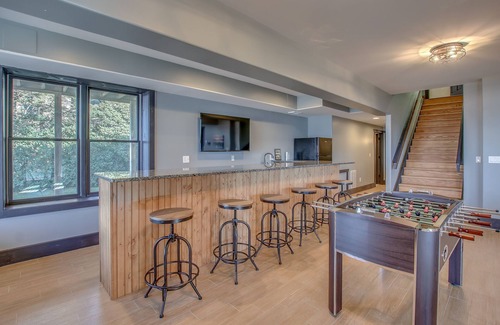 Albrightsville House | Sandy Feet Retreat Lakefront, Private Beach, Dock, Hot Tub, Grill, Tennis, Basketball