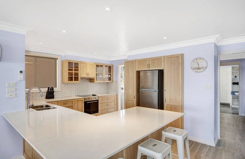 Toukley House | Sandy Feet Retreat. Kick your shoes off & enjoy !