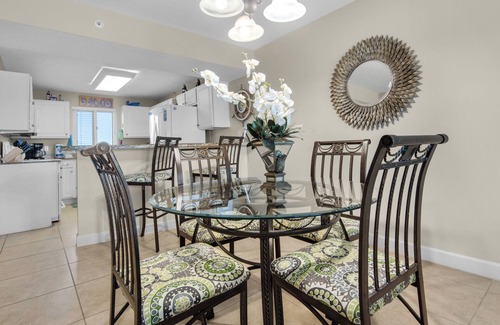 Ono Island Condo | Sandy Key 524: 2 BR/2 BA Gulf Front Condo in Perdido Key, FL Sleeps 6