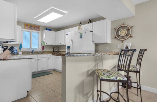 Ono Island Condo | Sandy Key 524: 2 BR/2 BA Gulf Front Condo in Perdido Key, FL Sleeps 6