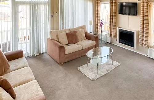 Towyn House | Sandy Shores Lodge