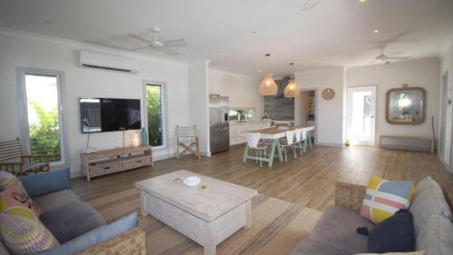 Horseshoe Bay House | Sandy Toes Beach House
