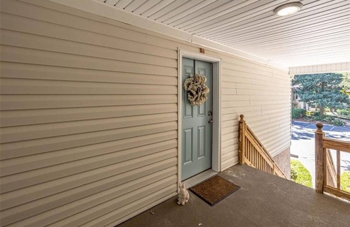 Saint Simons Heights Condo | Sandy Toes. Cozy 2 Bedroom 2 Full bath. Sleeps 6. 30 day rental rates available