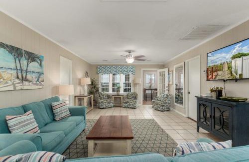 Crescent Beach House | Sandy Toes home
