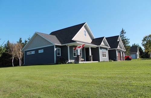 Cape Traverse Apartment | Sandy Toes Summer Beach House
