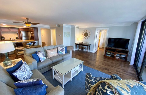 Punta Rassa Condo | Sanibel Harbour Resort Harbour Tower 615: Beachfront vacation retreat overlooking Sanibel Harbour