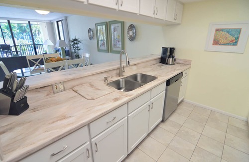 Punta Rassa Condo | Sanibel Harbour Resort Harbour Tower 211: Boasting amazing sunset views from the lanai