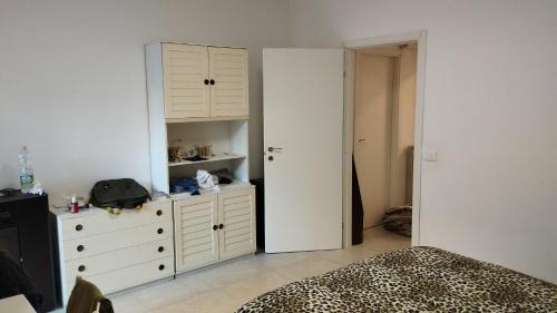 Sanremo Centre Apartment | Sanremo GRANDE camera matrimoniale con ampio balcone centralissima