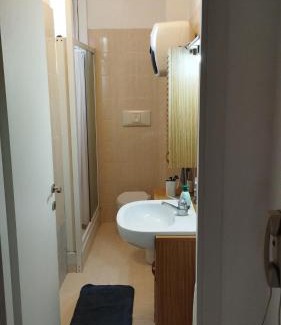 Sanremo Centre Apartment | Sanremo GRANDE camera matrimoniale con ampio balcone centralissima