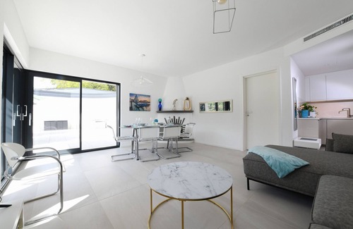 Caslano Villa | Sans Souci 1 - Swisshomebnb