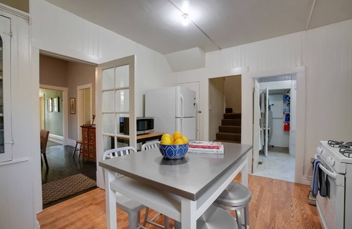 Oak Park House | Santa Barbara Classic - Historic Comfort in the Heart of Santa Barbara!
