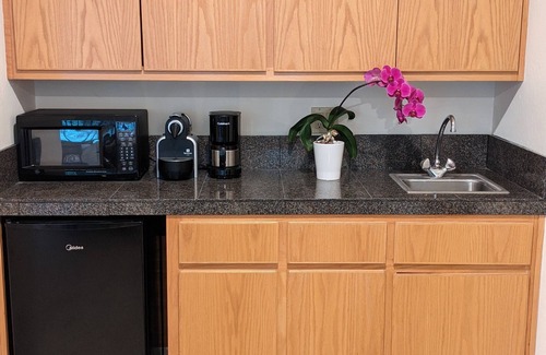 Carbonera Estates Apartment | Santa Cruz RedwoodsnFamily-sized guest suite. Close to hiking & beach.