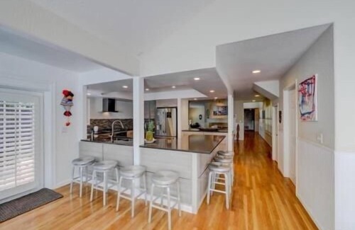 Westside Santa Cruz House | ☀️ ☀️ SANTA CRUZ “SEA SAND SURF” DOG FRIENDLY GETAWAY with POOL +HOT TUB☀️ ☀️