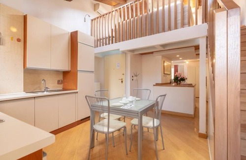 Historic Center Apartment | Santo Stefano Apts Entire Stairs A 5 APT